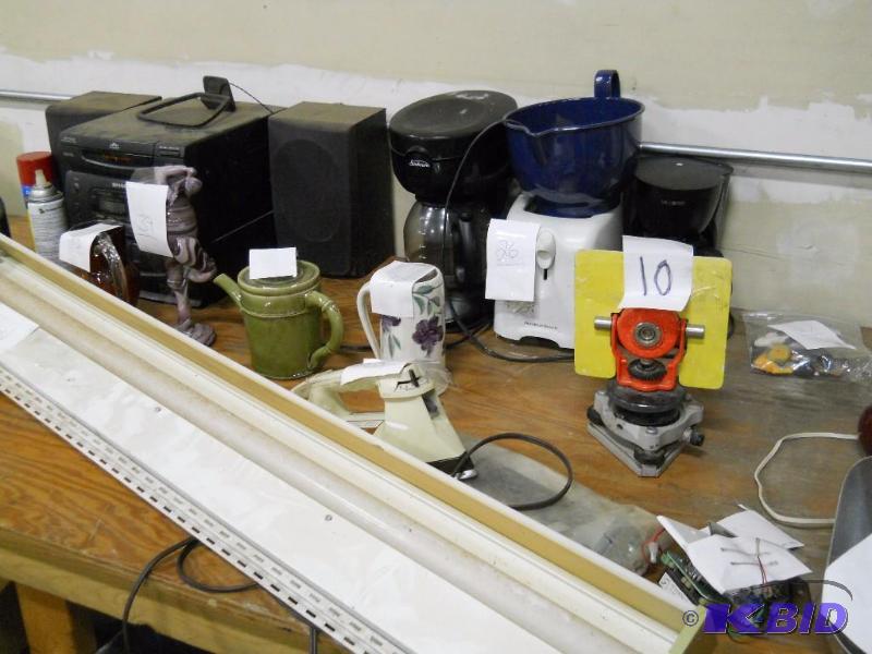 lot 39 image: Toaster and 2 Coffee Makers and BONUS BOWL