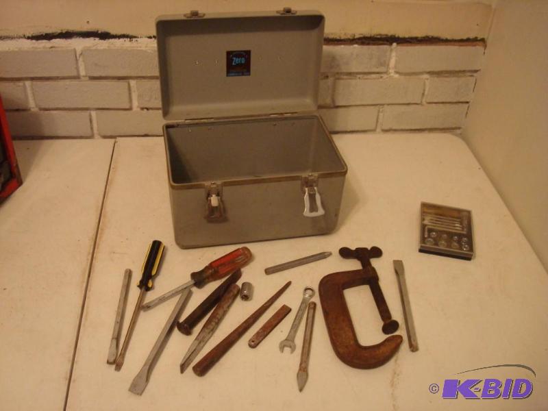 lot 100 image: Commercial Case With Some Tools....