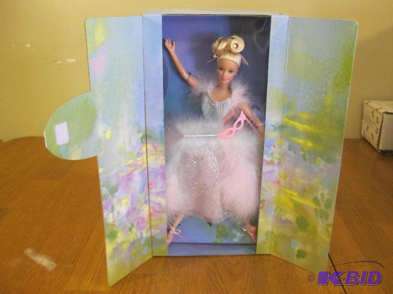 lot 102 image: Ballet Masquerade Barbie....