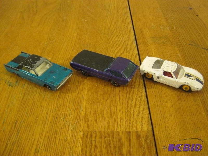 lot 11 image: Lot Of Vintage Lesney&nbspMatchbox Cars And ...