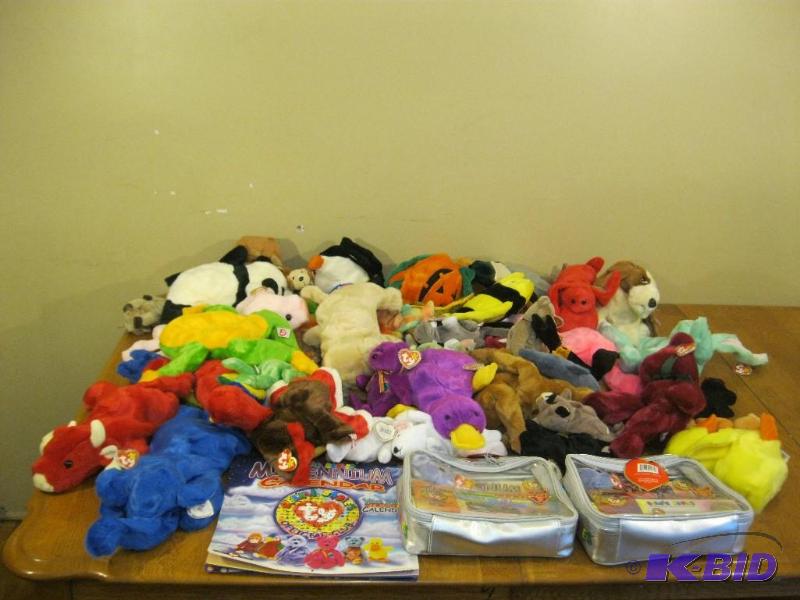 lot 132 image: Huge Lot Of Beanie Babies Many Large Ones And...