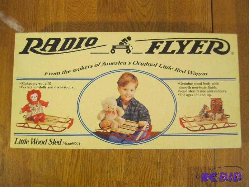 lot 163 image: Radio Flyer Little Wood Sled....