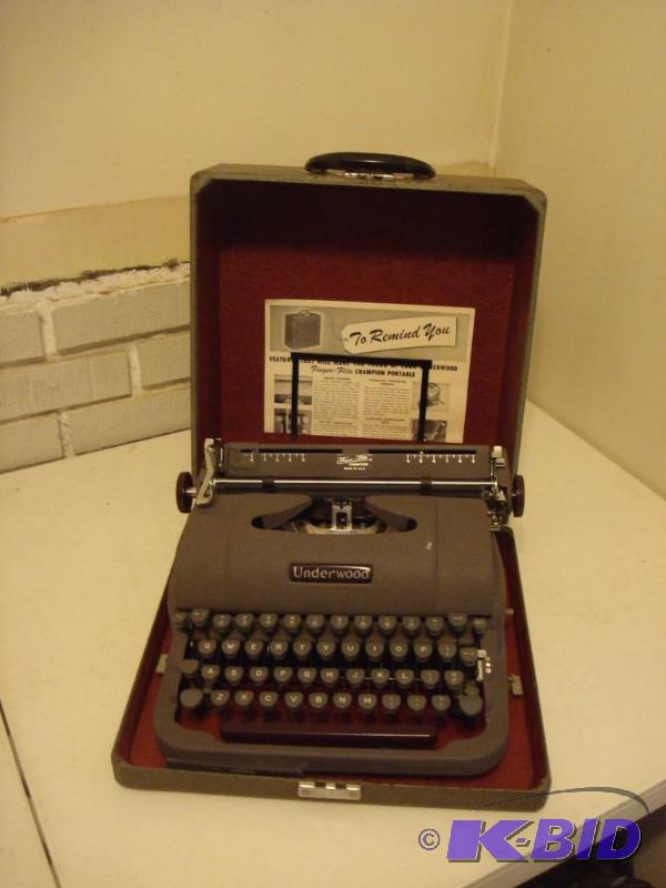lot 265 image: Vintage Ginny Type Writter, Untested...