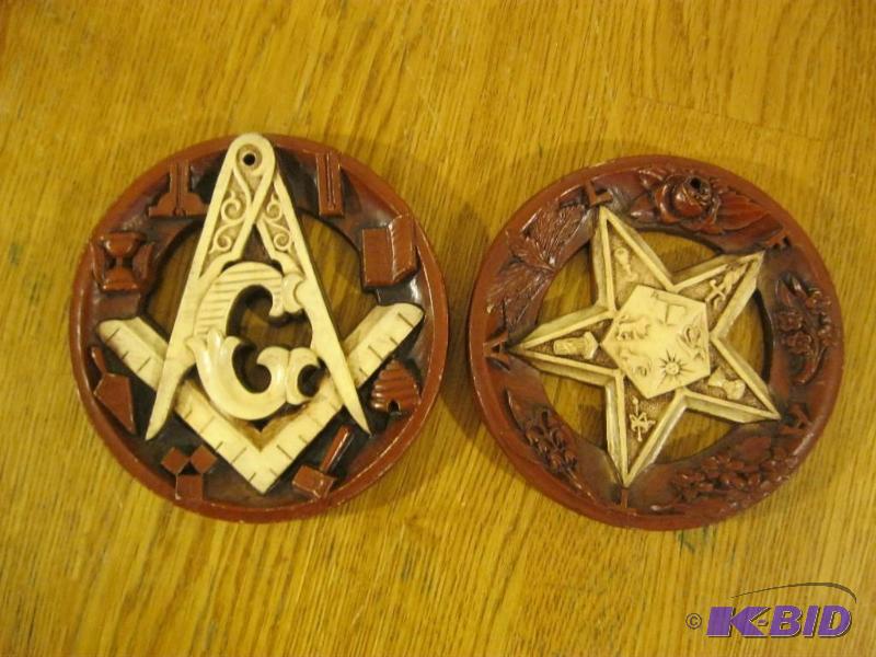 lot 27 image: Vintage Masonic Decor....