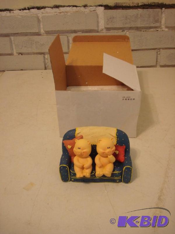lot 284 image: Small Pig Figurines...
