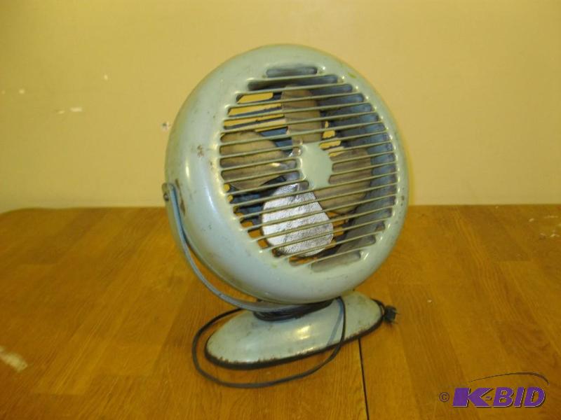 lot 313 image: Collectable Vintage Metal Fan Maybe Vornado. ...