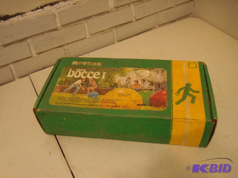 lot 34 image: Vintage Bocee Ball Set. ...
