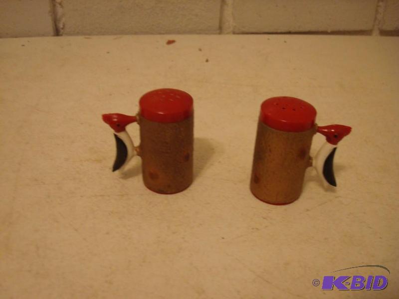 lot 37 image: Vintage Woodpecker Salt And Pepper Shakers....