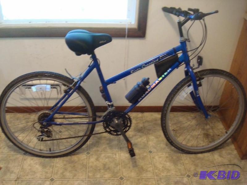 lot 54 image: Roadmaster&nbspBike With Nice Padded Seat. R...