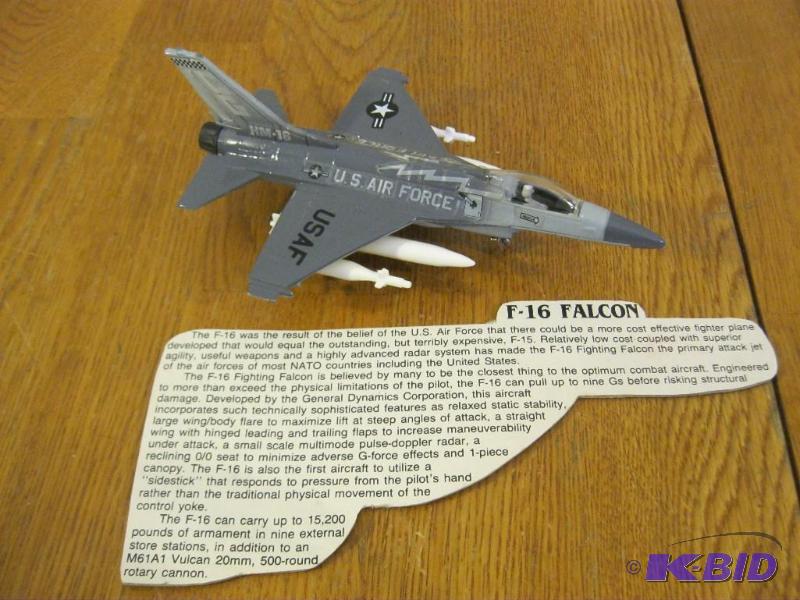lot 7 image: Ertl&nbspDie-Cast F-16 Falcon...