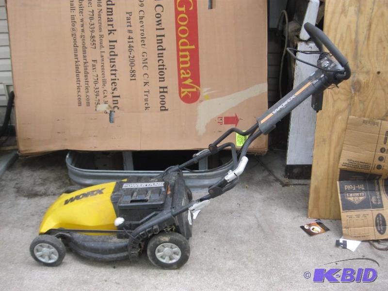 lot 70 image: Worx&nbspElectric Rechargeable Lawn Mower. T...