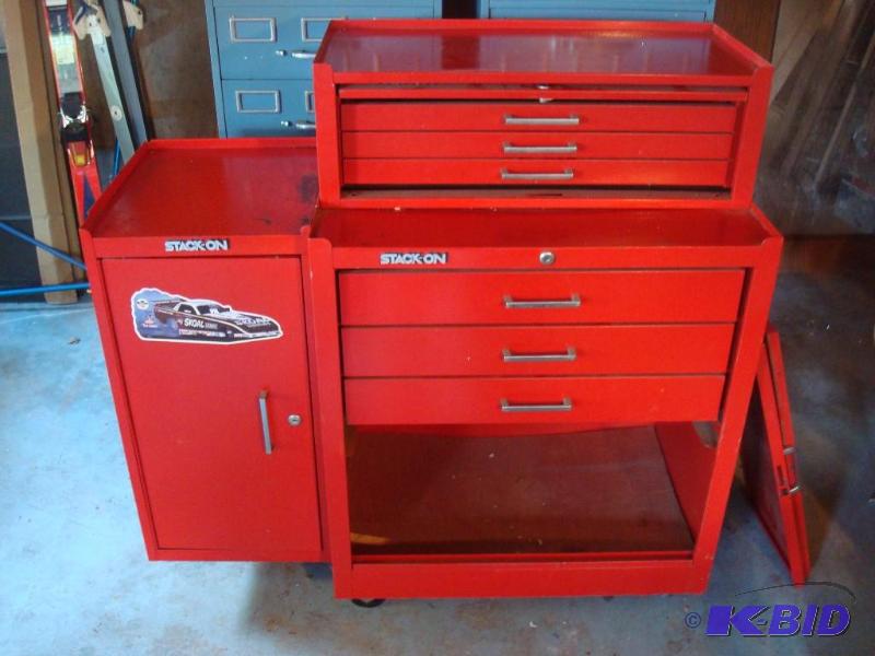 lot 78 image: Rolling Tool Box. Has Wear....