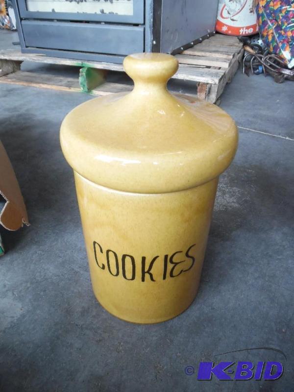 Cookie jar