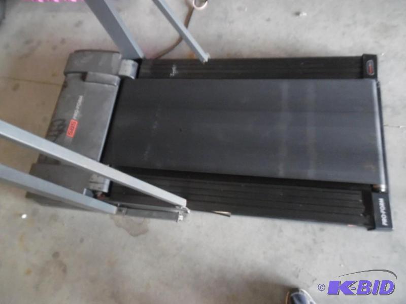 lot 11 image: treadmill