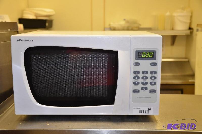lot 121 image: Emerson Microwave - Model MW8995W. measures a...