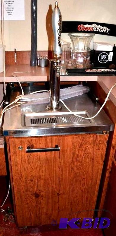 lot 181A image: Beverage Air Model BM-23 Portable Beer Keg Co...
