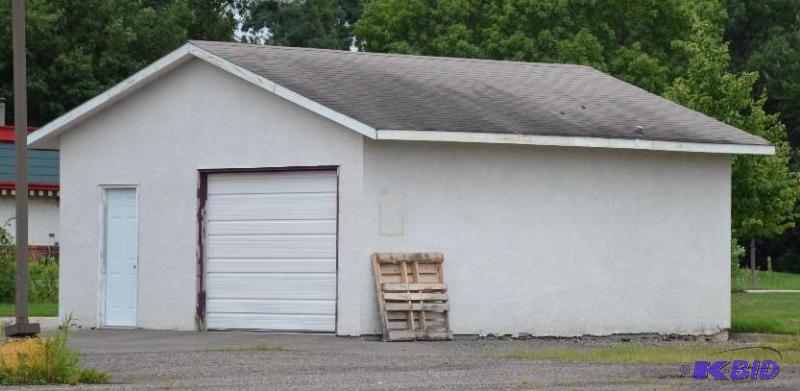 lot 1A image: Garage Stucco Exterior on cement pad Garage ...