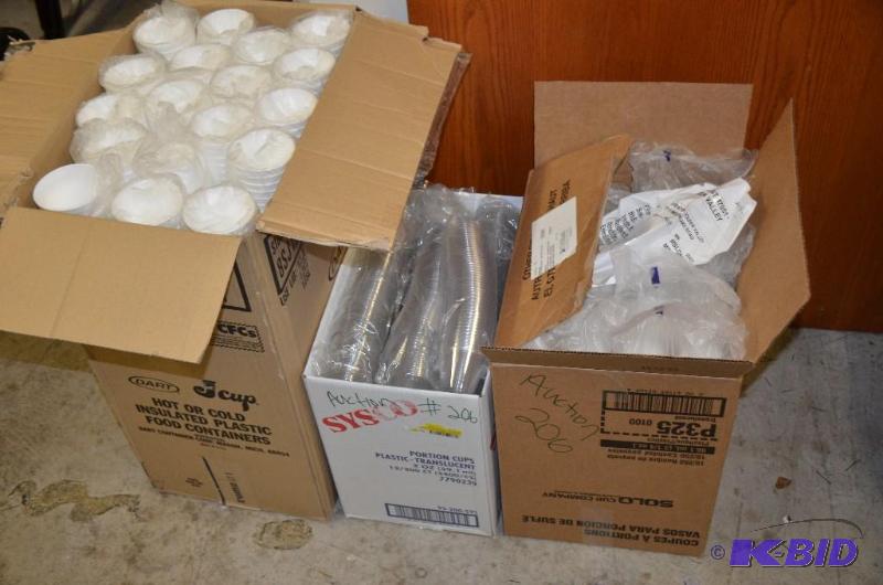 lot 206 image: Lot of misc. plastic & styrofoam cups St...