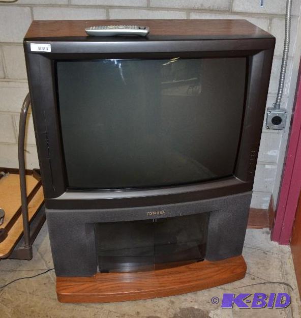 lot 208 image: Toshiba TV Model CX35D81 36 " screen  47...