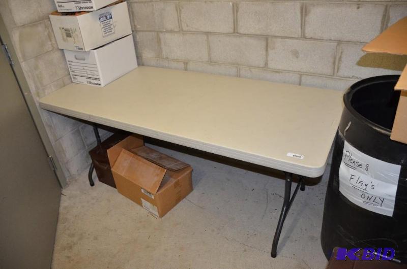 lot 222 image: Lifetime plastic 6 folding table....