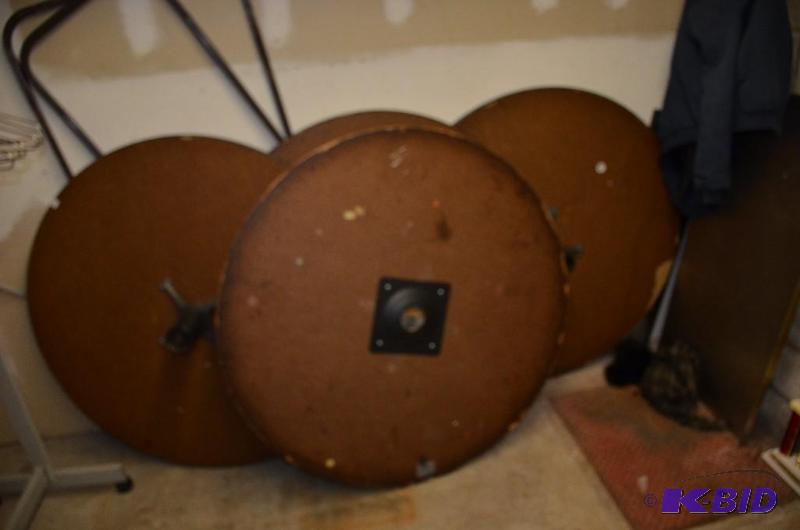 lot 223 image: 5 round table tops with legs that are detache...