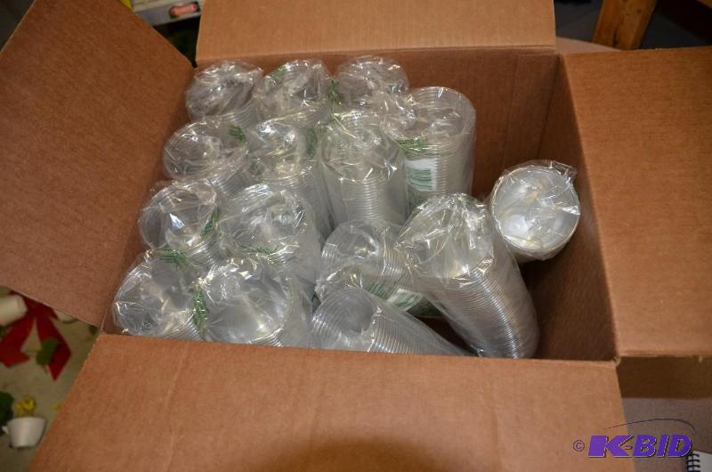 lot 243 image: Lot of Conex 10 oz Plastic Pet Cups....