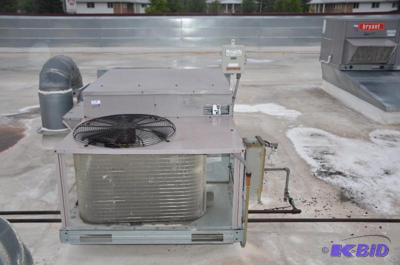 lot 25B image: Carrier air conditioning unit model 48TJE005 ...