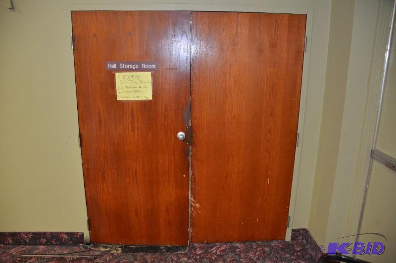lot 268 image: 2 doors and frame&nbsp20 minute rated fire d...