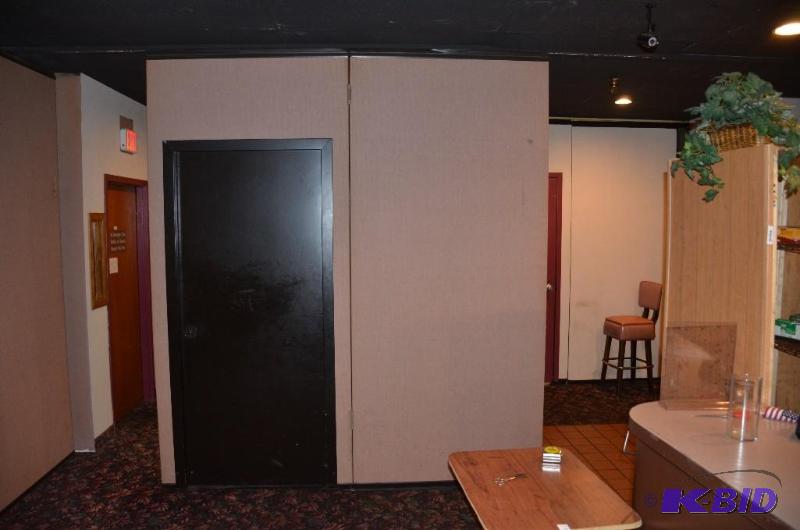 lot 293A image: wall divider and door (single part 48&quotx1...