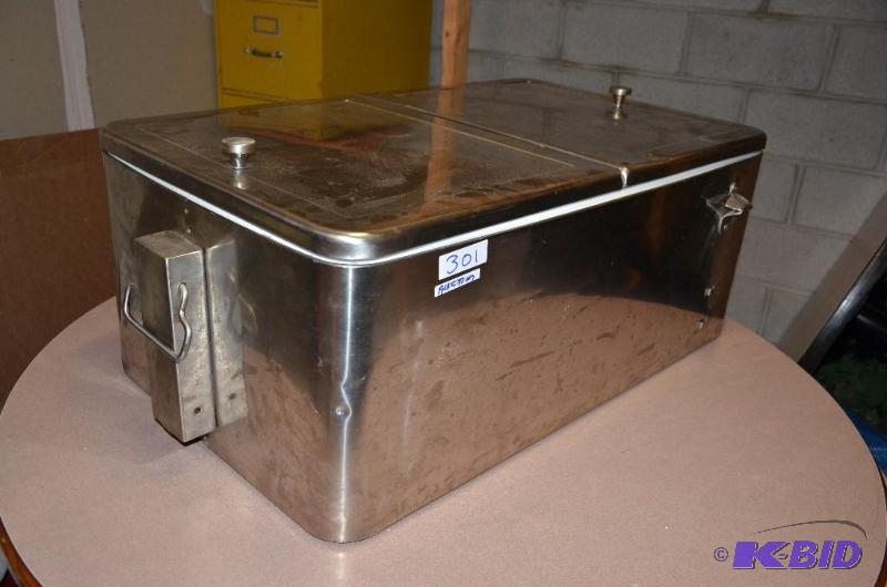 lot 301 image: Stainless steel &nbspcooler 14&quotx20"...