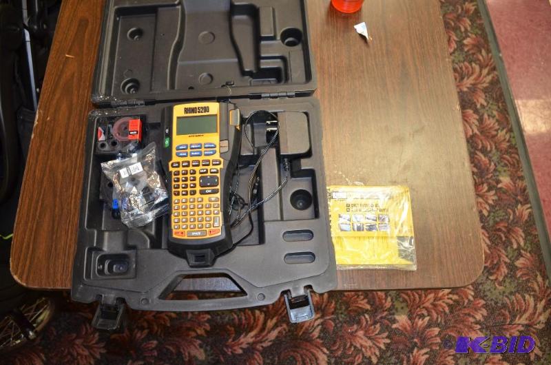 lot 307 image: Rhino Dymo 5200 Professional Labeling Tool...