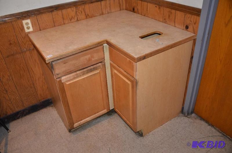 lot 339 image: Corner cabinet unit 36&quotx25 14&quotx36 ...