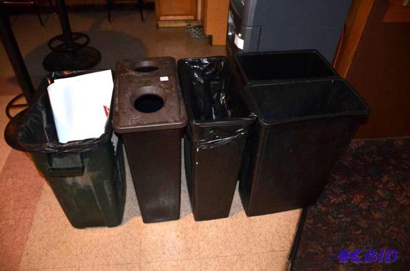lot 340 image: 5 trash cans 10&quotx20&quotx30" Rubbe...