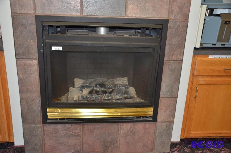lot 61 image: Napoleon gas fireplace model BGD36NTR  PLEASE...