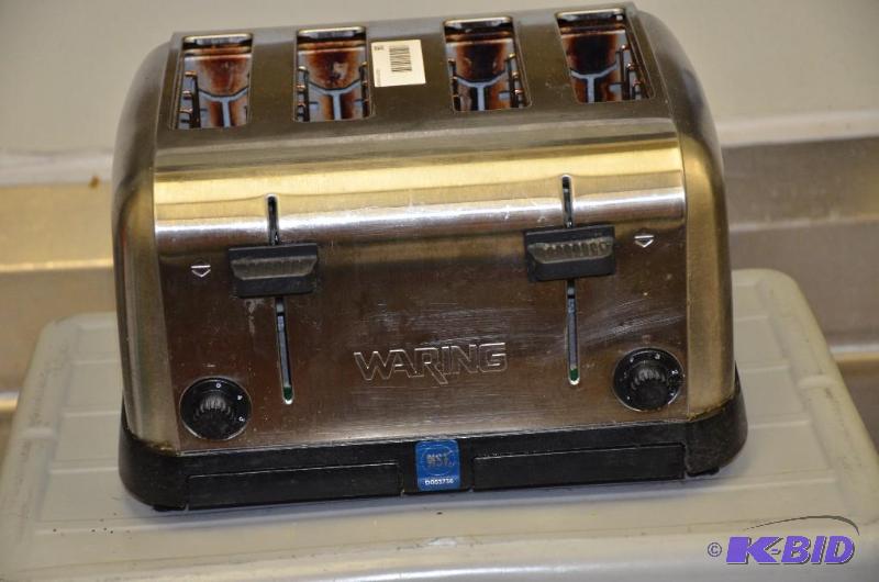 lot 90 image: Waring Commercial 4 slice Toaster Model WCT 7...