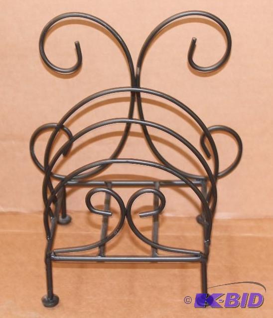 Black Metal Decorative Magazine Rack