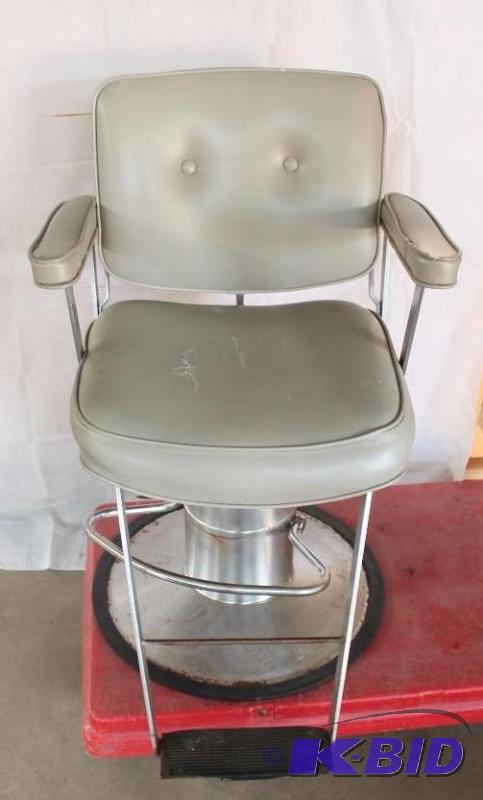 Salon Chair
