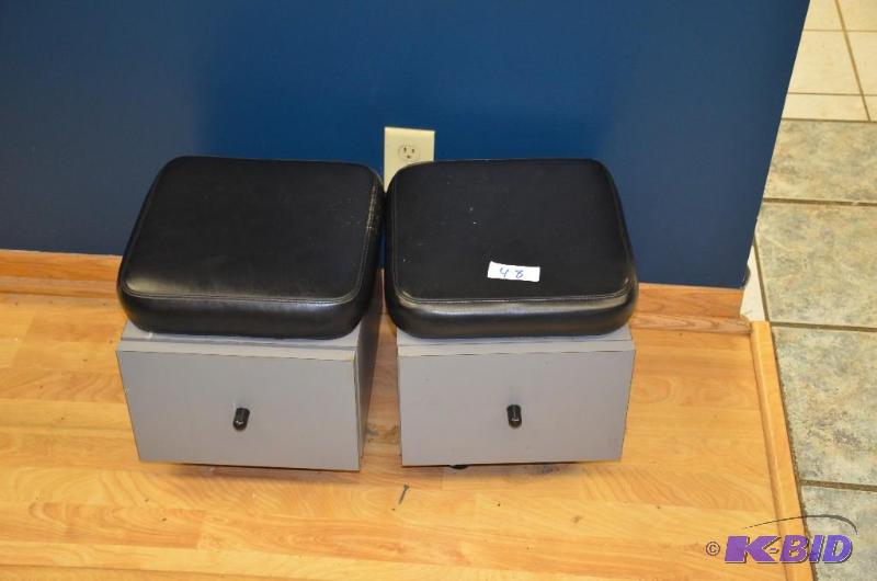 2 Storage seat with drawers 13 12&quotx14&q...