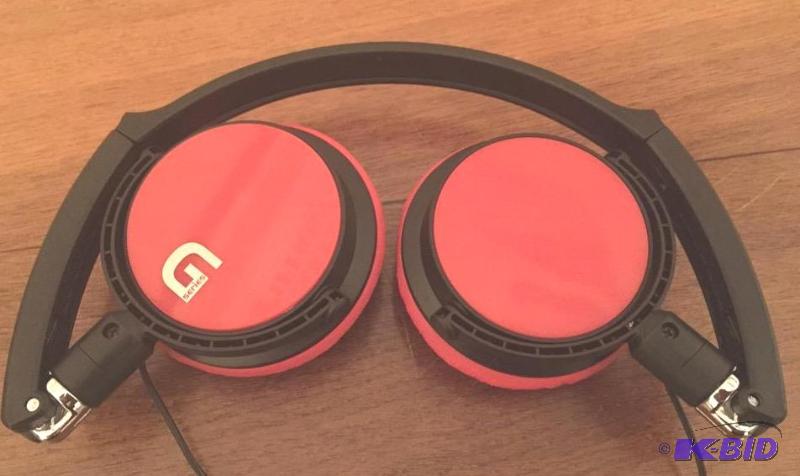 lot 107 image: Vivitar G Series Foldable Headphones