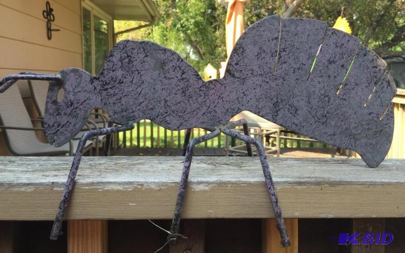 lot 11 image: Metal Garden Art - Ant