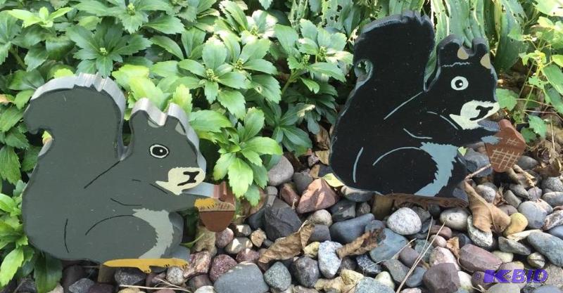 lot 12 image: Garden Art