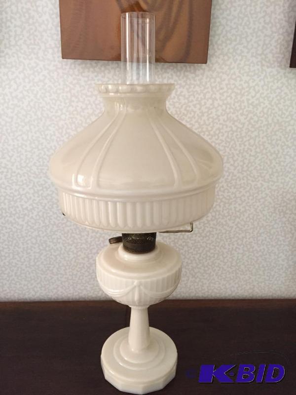 lot 131 image: Aladdin Lamp Lincoln Drape with shade.