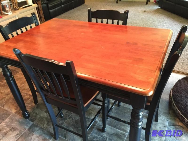 lot 14 image: Pub Height Table With 4 Chairs