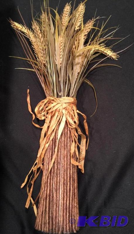 lot 177 image: Fall Center Piece