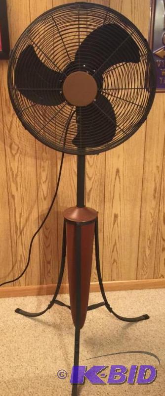 lot 20 image: Holmes Pedistal Fan