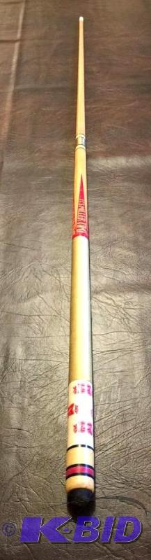 lot 26 image: Vintage Miller High Life Billiard cue