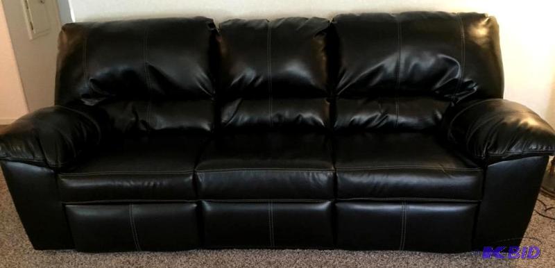 lot 3 image: Black Reclining Sofa