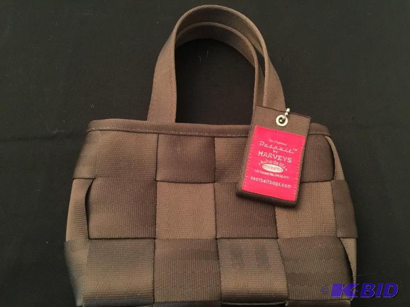 lot 88 image: Original Detroit by Harveys Seat Belt Bag.