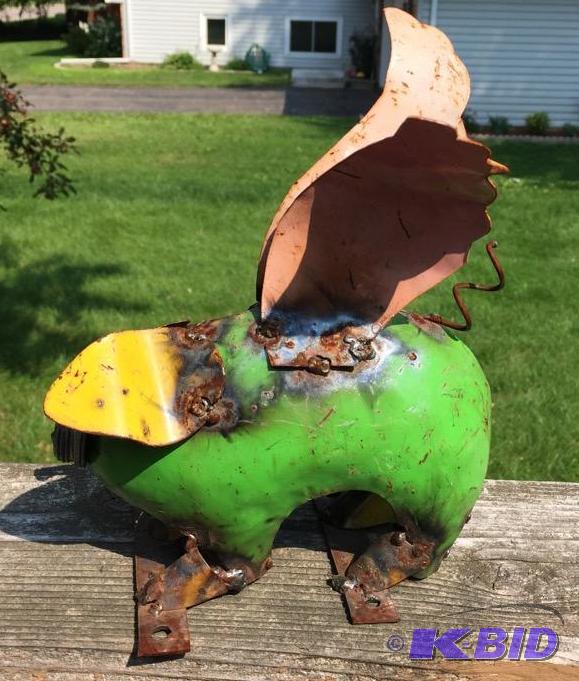 lot 9 image: Small Metal Flying Pig