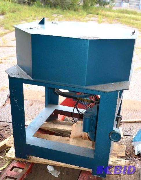 lot 14 image: Blue Jewelry Spin Casting Machine&nbsp31x31x...